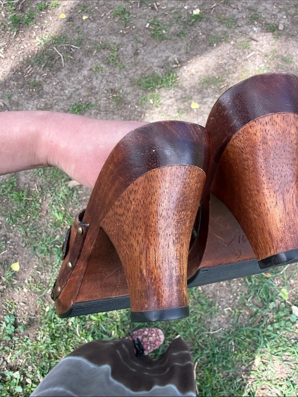 MIA wooden heeled shoes stamped leather - Picture 4 of 5